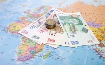 8 Ways to Make Money While Travelling